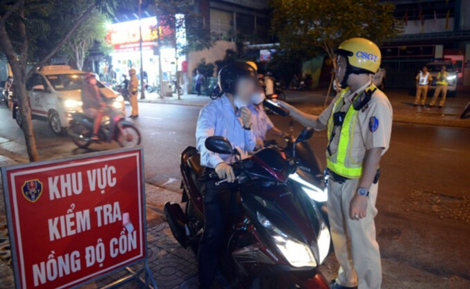 Cảnh sát giao thông bí mật tuần tra xử lý vi phạm nồng độ cồn
