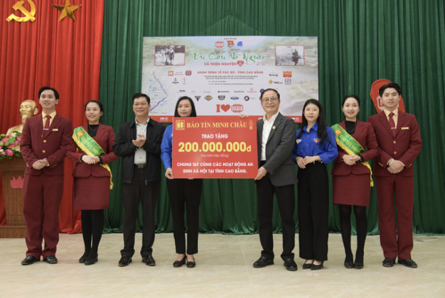 Bảo Tín Minh Châu trao 200 triệu đồng hỗ trợ kinh phí các hoạt động an sinh xã hội cho tỉnh Cao Bằng