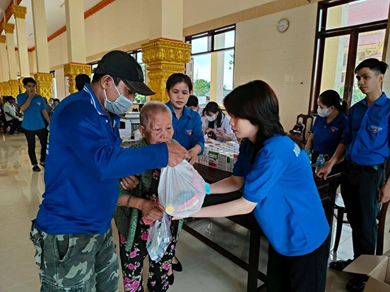 Cần Thơ: Quận Ô Môn tổ chức khám bệnh và cấp phát thuốc miễn phí cho đồng bào dân tộc Khmer