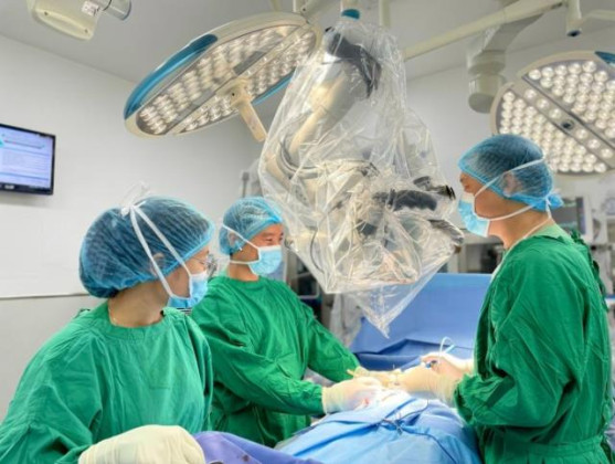 Đà Nẵng: Vi phẫu thuật “bắt” tinh trùng cho người mang nhiễm sắc thể của nam lẫn nữ