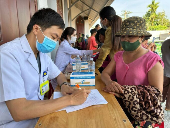 Đắk Nông: Khám, cấp phát thuốc miễn phí cho bà con Nhân dân bon Đắk Sắk