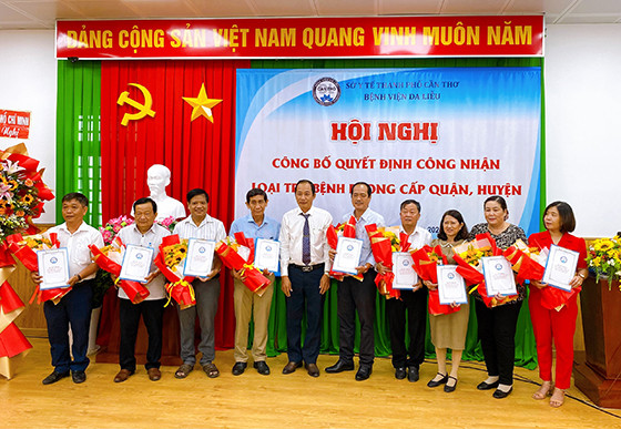 Bệnh viện Da liễu TP. Cần Thơ tổ chức hội nghị công bố quyết định loại trừ bệnh phong cấp quận, huyện năm 2024.