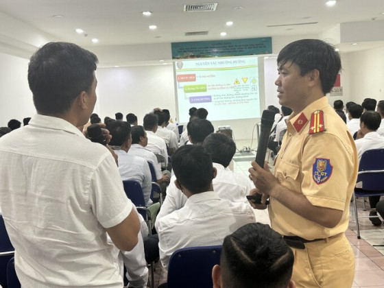 Phòng CSGT phối hợp với Công ty CP Di chuyển xanh và thông minh (GSM) tổ chức chương trình đào tạo nâng cao kiến thức đảm bảo TTATGT