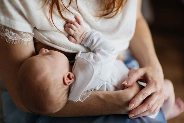 Lợi ích của sữa mẹ và những yếu tố ảnh hưởng đến sữa mẹ