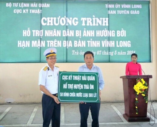Vĩnh Long: Hỗ trợ Nhân dân bị hạn mặn trên địa bàn huyện Trà Ôn