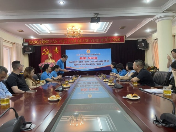 Thành lập Công đoàn cơ sở Tạp chí Sức Khỏe Cộng Đồng và kết nạp đợt “ Đoàn viên tháng 5 -Tháng Công nhân 2024”