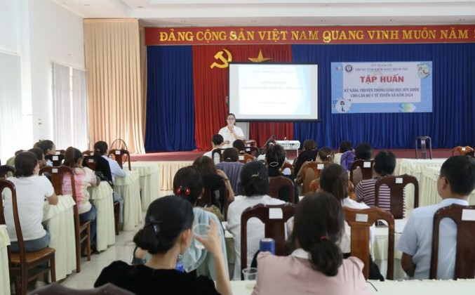 Đắk Lắk: Tập huấn kỹ năng truyền thông giáo dục sức khỏe cho cán bộ y tế tuyến xã năm 2024