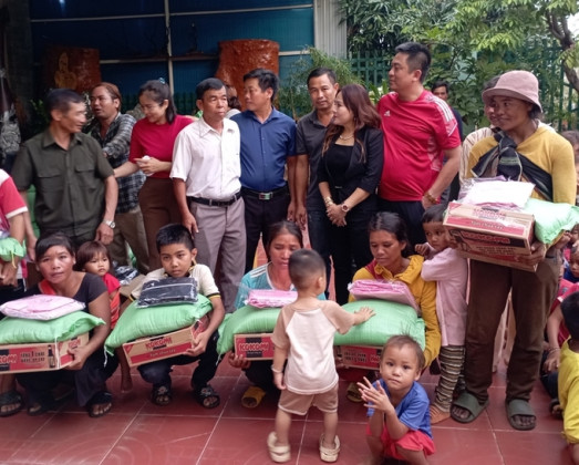 Gia Lai: Tặng hơn 480 suất quà cho người nghèo huyện Chư Sê và Kông Chro