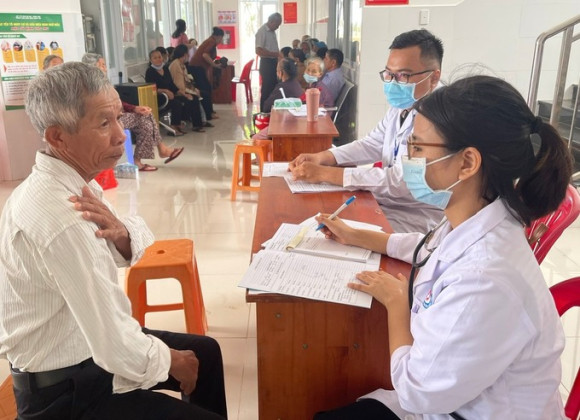 Bà Rịa - Vũng Tàu: Khám sức khỏe định kỳ cho người cao tuổi