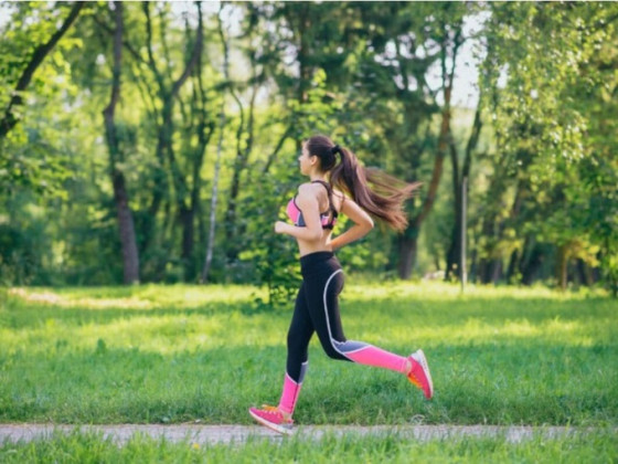 Lợi ích bất ngờ của đi bộ, chạy bộ đối với mắt