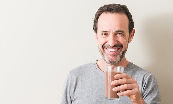 Socola là thức ăn vặt rất tốt cho người trung niên trước khi vận động
