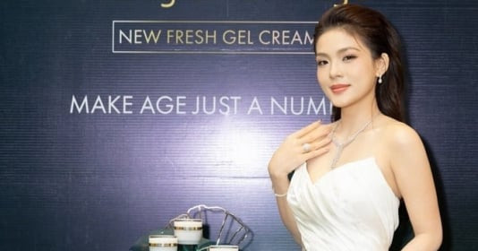 CEO Nguyễn Thị Rô xinh đẹp rạng rỡ tại sự kiện của thương hiệu Sisley Paris