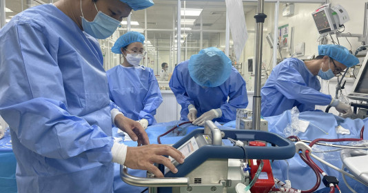 Sau 18 ngày điều trị, nữ bệnh nhân bị tai biến sau phẫu thuật tại Bệnh viện thẩm mỹ Sao Hàn đã xuất viện