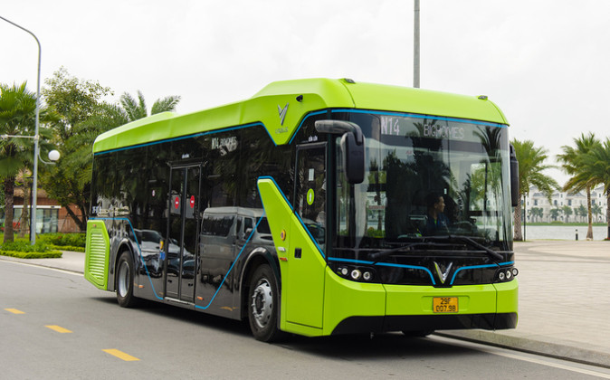 TP. HCM thí điểm 5 tuyến xe buýt điện