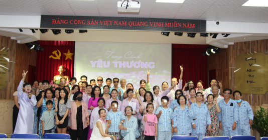 Ấm áp chương trình âm nhạc “Tung cánh yêu thương”