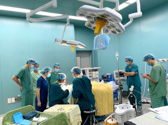 Đồng Tháp: 18 trẻ em bị lé, sụp mi được phẫu thuật mắt miễn phí