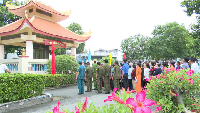 Bình Dương: Lãnh đạo thành phố Thủ Dầu Một thăm, tặng quà gia đình chính sách nhân ngày Thương binh liệt sĩ