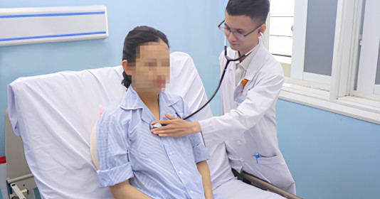 Sản phụ 34 tuổi bị viêm giáp tự miễn Hashimoto, suy đa tạng sau khi mổ lấy song thai