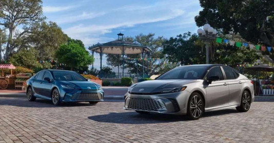 Toyota dồn lực làm xe hybrid