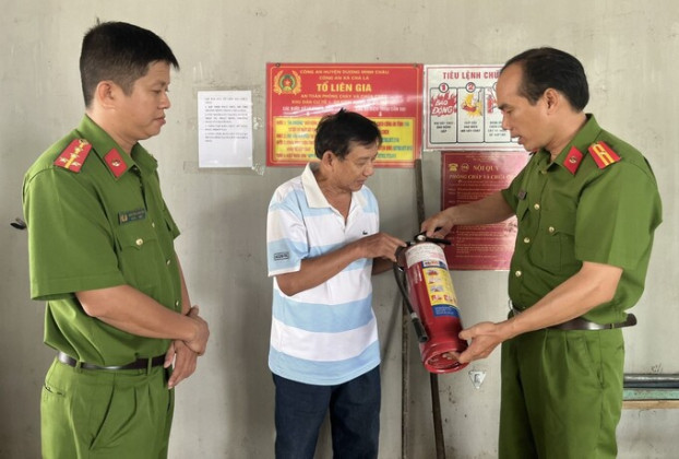 Tây Ninh: Tăng cường công tác phòng cháy chữa cháy đối với nhà ở nhiều tầng, nhiều căn hộ, nhà ở riêng lẻ kết hợp sản xuất, kinh doanh