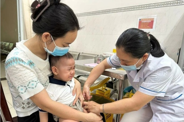 Đồng Nai: Hai anh em sinh đôi ở huyện Vĩnh Cửu cùng mắc bệnh sởi