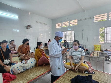 Bộ Y tế yêu cầu tích cực điều trị cho bệnh nhân và tổ chức điều tra, xử lý vụ nghi ngờ ngộ độc thực phẩm tại Vĩnh Long