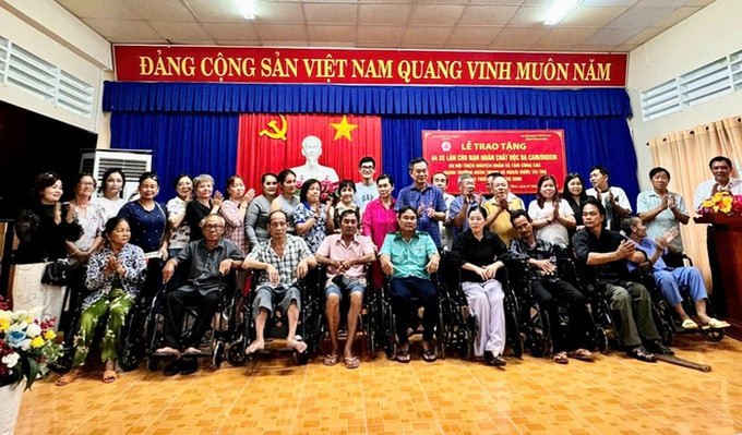 Cà Mau: Trao tặng 65 xe lăn cho nạn nhân chất độc da cam/dioxin