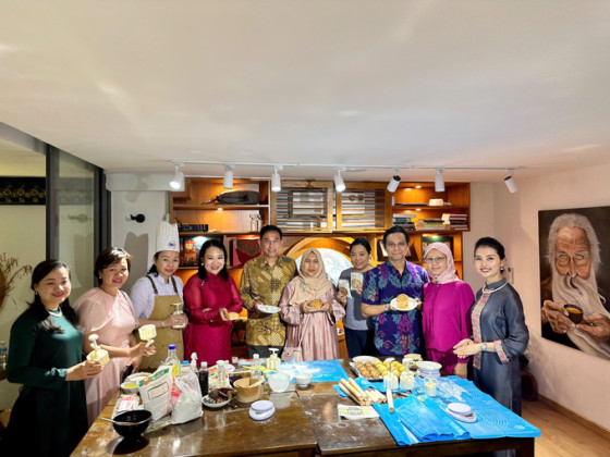 Workshop làm bánh trung thu cùng các gia đình Tổng Lãnh sự ASEAN và tiệc trà họp mặt ASEAN “Tròn đầy niềm vui – trọn tình hữu nghị”