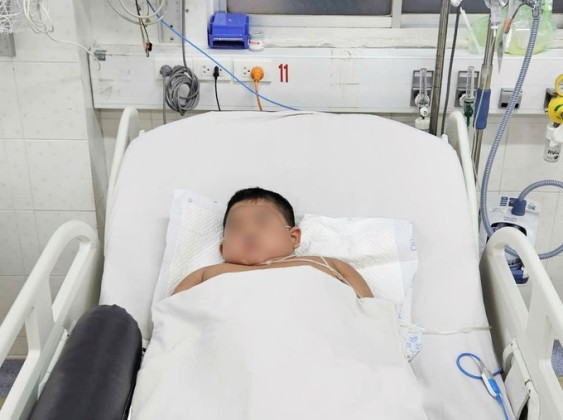 TP. HCM Cấp cứu bé trai 5 tuổi béo phì nặng mắc cúm A/H1 bội nhiễm