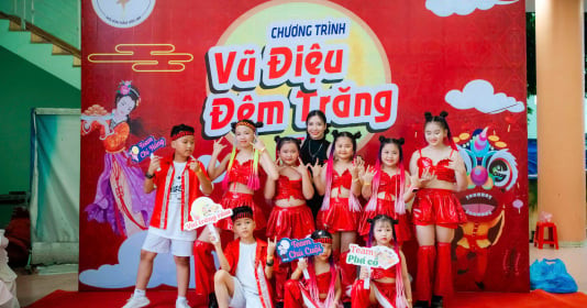 "Vũ điệu đêm trăng" - Sân chơi đầy đam mê cho các bé tại CLB năng khiếu Thiên Thần