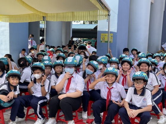 Bình Dương triển khai chương trình trao tặng mũ bảo hiểm cho trẻ em năm 2024 với chủ đề "Giữ trọn ước mơ"
