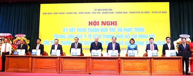 TP. HCM và các tỉnh, thành duyên hải Trung Bộ ký kết hợp tác phát triển y tế