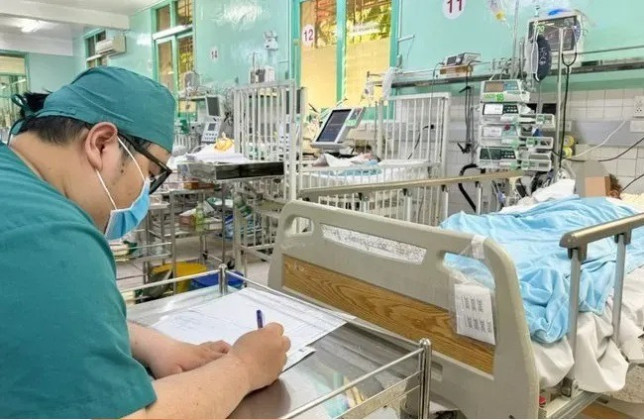 Cấp cứu bệnh nhi 9 tuổi nhịp tim lên đến 220 lần/phút