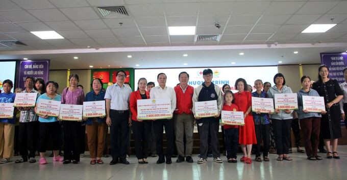 TP. HCM: Trao 400 suất hỗ trợ bệnh nhân mắc bệnh hiểm nghèo có hoàn cảnh khó khăn