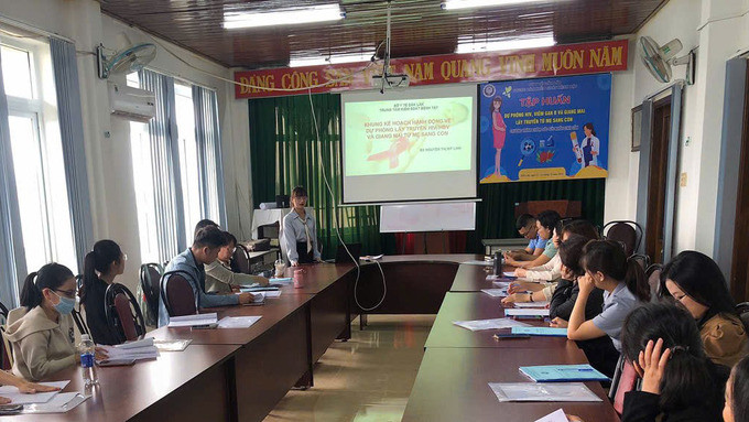 Đắk Lắk: Tập huấn dự phòng lây truyền HIV, viêm gan B và giang mai từ mẹ sang con