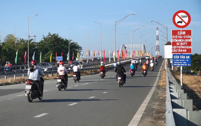 Long An: Tăng cường siết chặt kỷ luật, kỷ cương trong việc chấp hành pháp luật khi tham gia giao thông