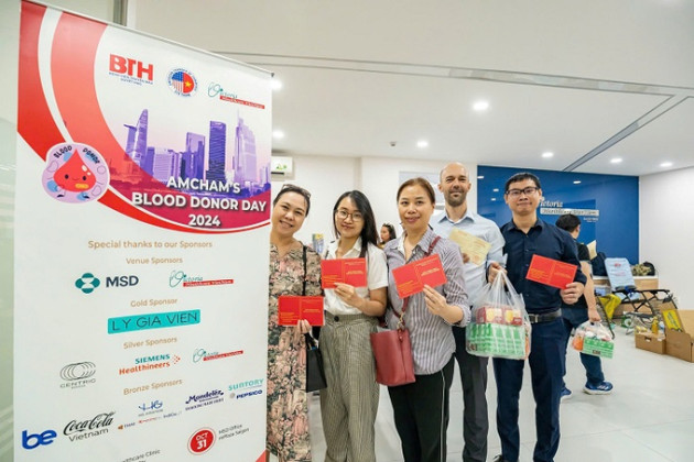 Gần 400 tình nguyện viên tham gia hiến máu tình nguyện AmCham 2024