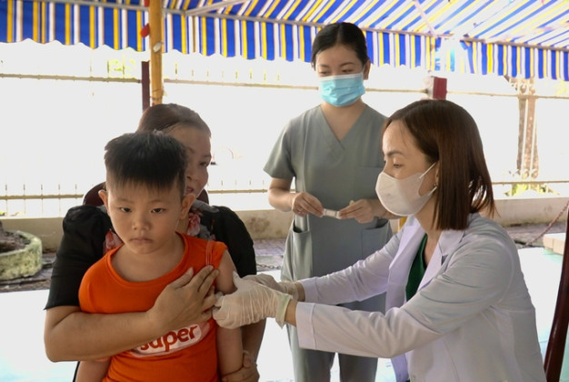 Cà Mau: Tăng cường miễn dịch phòng bệnh sởi – rubella
