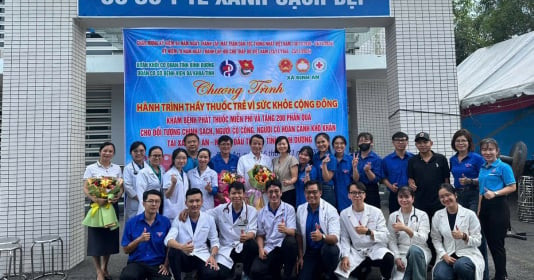 Bình Dương: Khám bệnh, phát thuốc miễn phí và tặng quà cho người dân xã Định An
