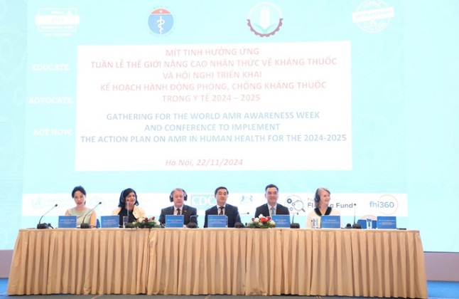 Lễ mít tinh Tuần lễ Thế giới nâng cao nhận thức về kháng thuốc
