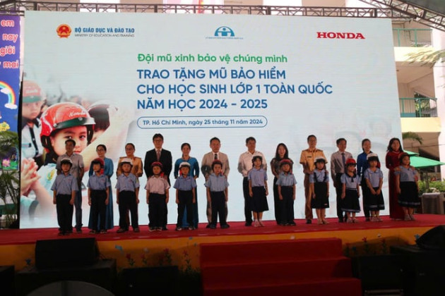 Honda Việt Nam phát động trao tặng mũ bảo hiểm cho học sinh lớp một khu vực phía Nam năm học 2024 – 2025
