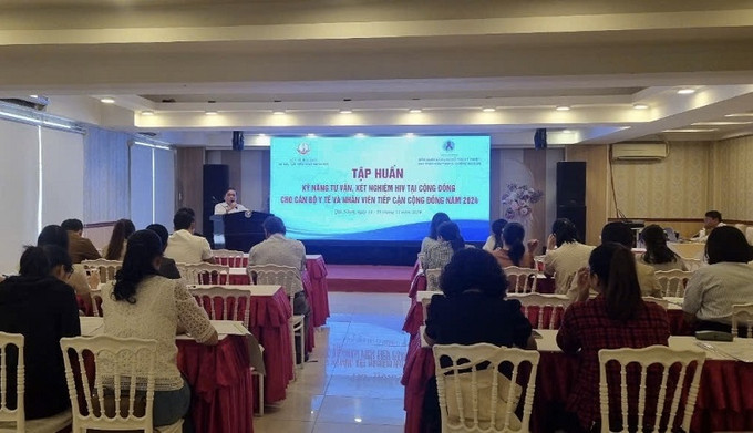 Bình Định: Tập huấn tư vấn, chăm sóc và điều trị HIV năm 2024