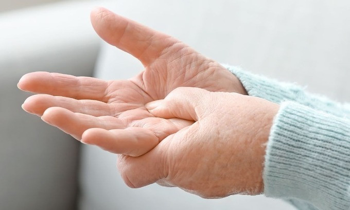 Nguyên nhân phổ biến gây đau tê liệt bàn tay