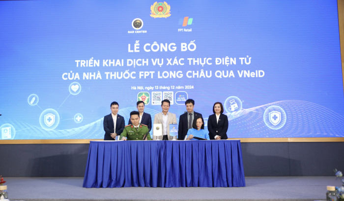 Mua thuốc trực tuyến từ FPT Long Châu qua ứng dụng VNeID