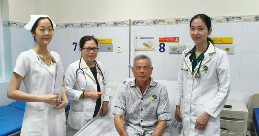 Suýt thủng phế quản do ăn cháo cá