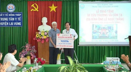 Đồng Tháp: Trao tặng xe cứu thương và cảm tạ đơn vị tài trợ