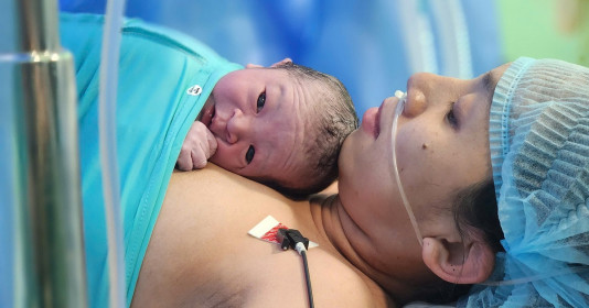Những tiếng khóc chào đời đong đầy niềm hy vọng