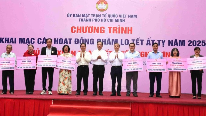 TP. HCM khởi động chuỗi hoạt động chăm lo Tết Ất Tỵ 2025 với chủ đề "Xuân đoàn kết – Tết nghĩa tình"