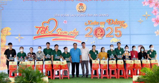 An Giang: Mang Tết đến sớm với gần 1.000 công nhân, người lao động có hoàn cảnh khó khăn