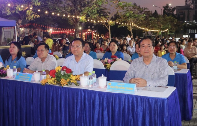 Tây Ninh: Đoàn viên, người lao động cùng vui đón Tết sum vầy